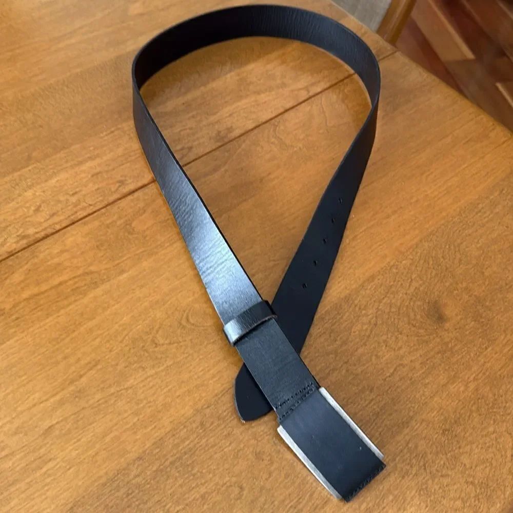 Johnston & Murphy leather belt